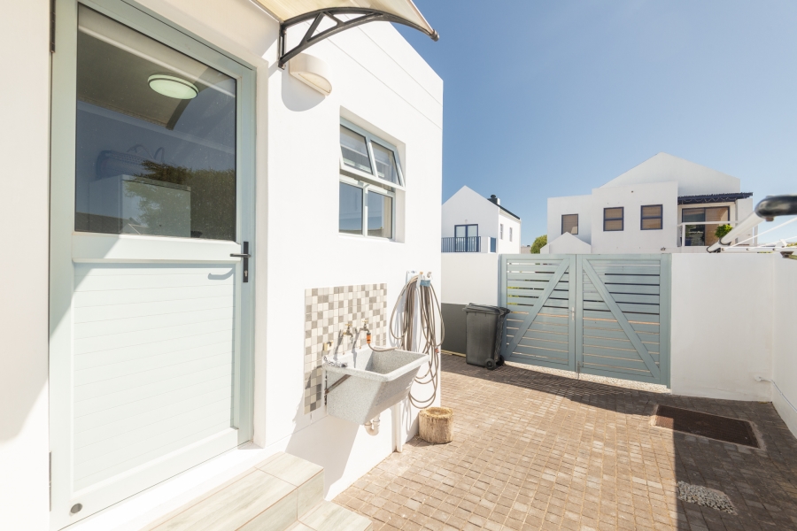 3 Bedroom Property for Sale in Blue Lagoon Western Cape